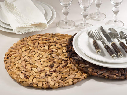 Fennco Styles Woven Seagrass Decorative Table Placemats 15" Round, Set of 4 - Natural Table Mats for Home Décor, Dining Table, Banquet, Family Gathering, Everyday Use and Special Occasion
