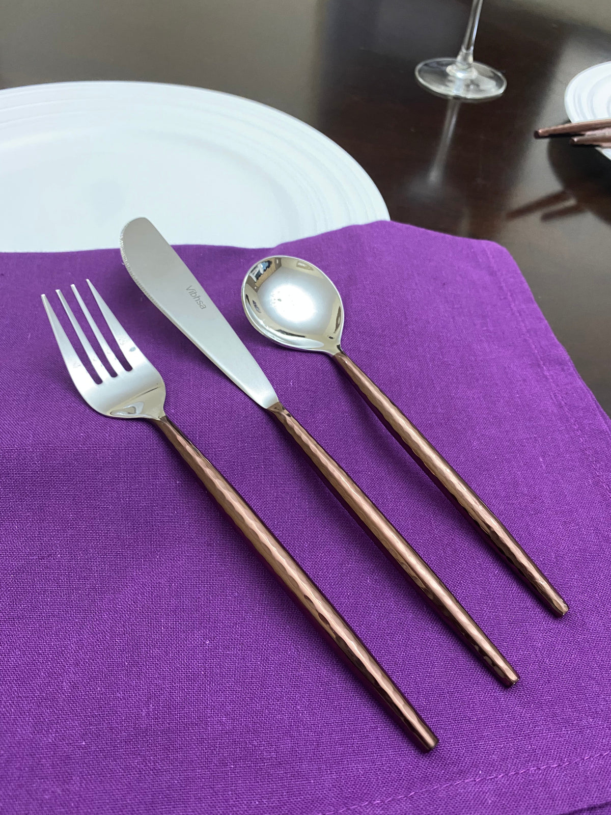 Vibhsa Hammered Stainless Steel Flatware 18-Piece Set