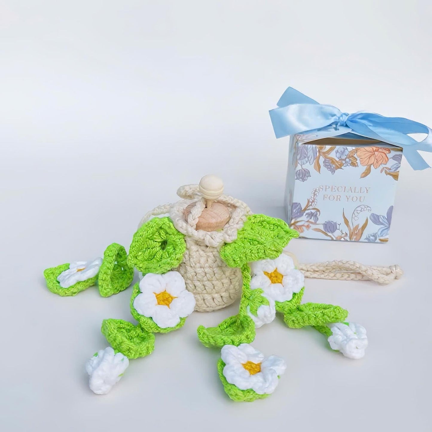 Handmade Crochet Hanging Essential Oil Diffuser Plant for Car Air Freshener (Daisy)