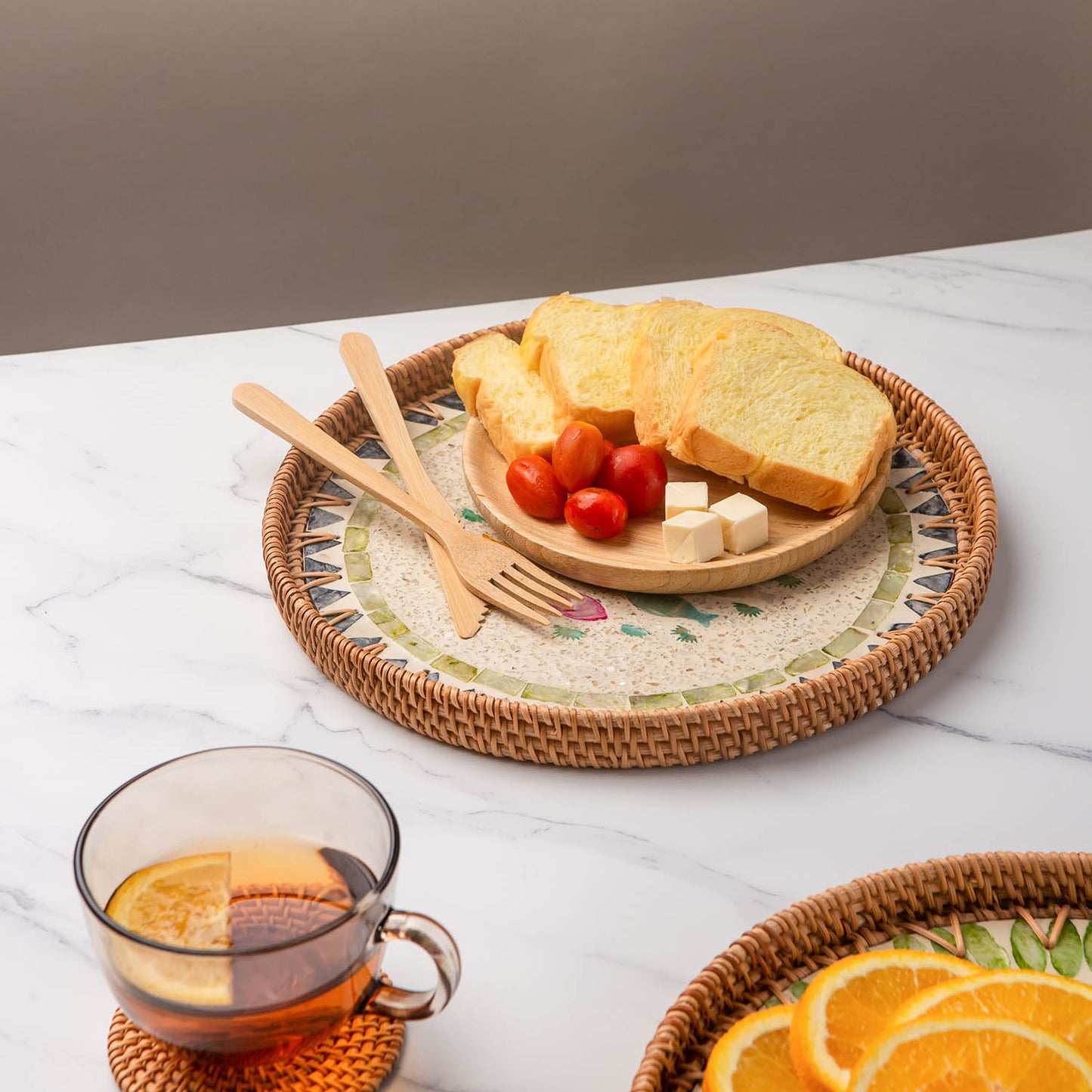 11.8' Round Rattan Mother Pearl Inlay Tray (Aquatic)