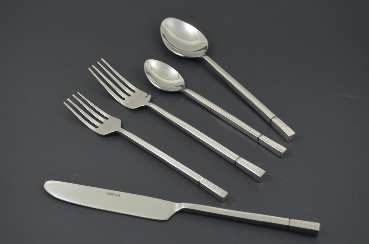 Vibhsa Flatware set of 20 Pieces Silver Stainless Steel Modern Design