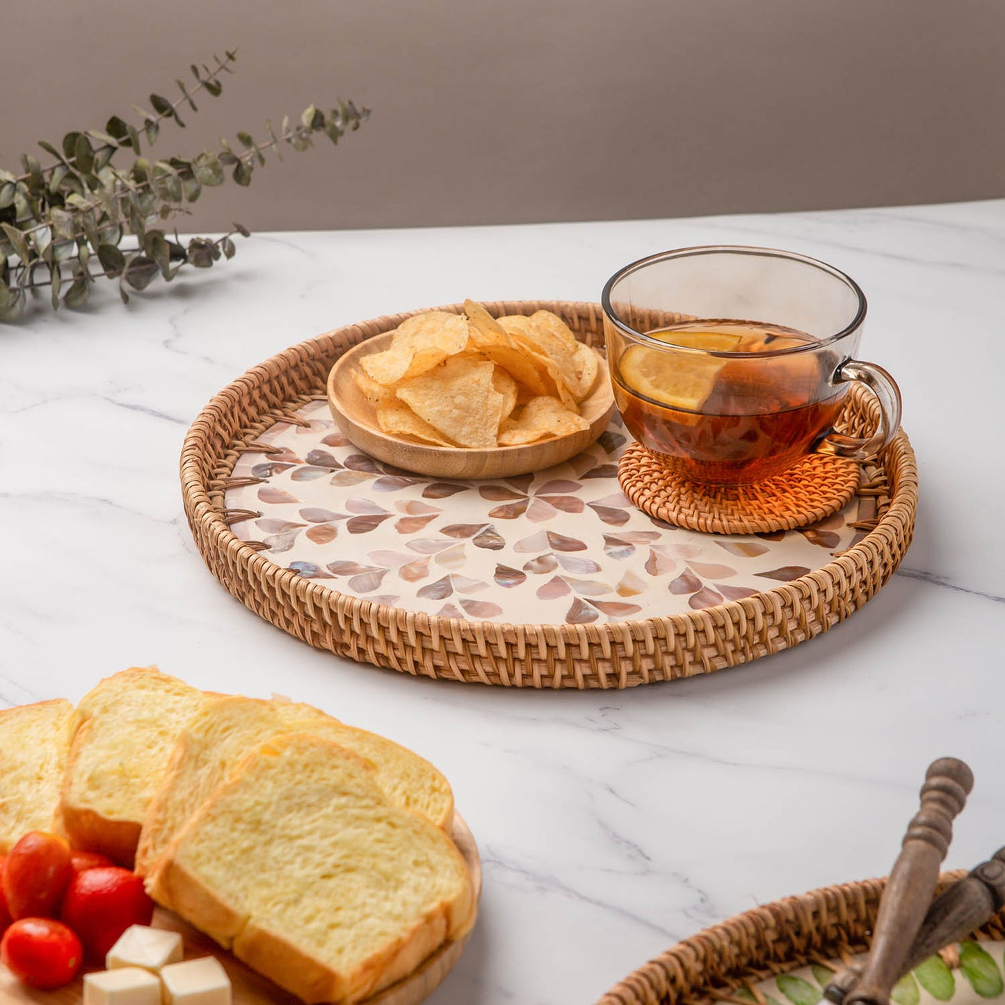 11.8' Wicker Round Rattan Mother of Pearl Serving Basket Tray for Décor Coffee Table (Leaf)