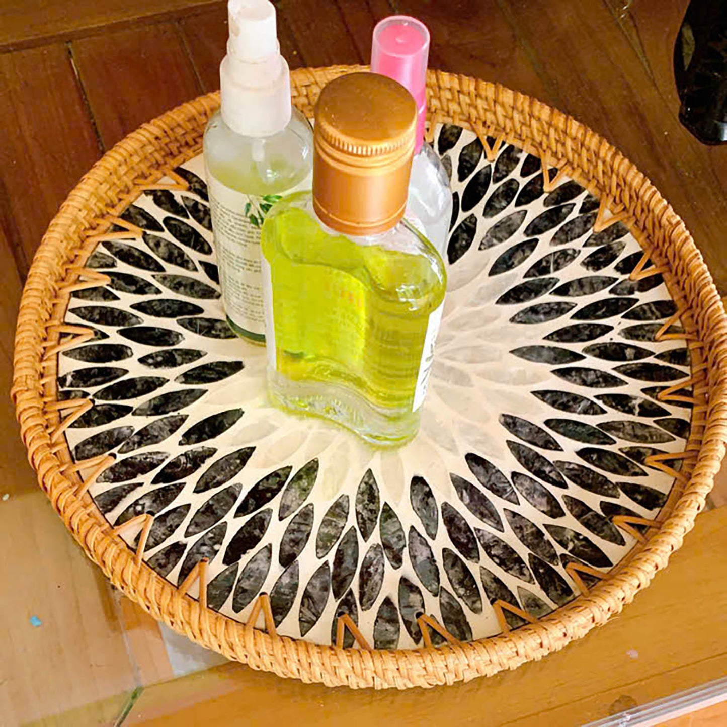 11.8' Wicker Round Rattan Mother of Pearl Serving Basket Tray for Décor Coffee Table (Black)