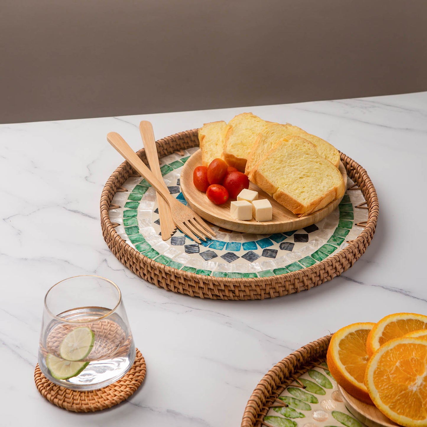 11.8" Wicker Round Rattan Mother of Pearl Serving Basket Tray for Décor Coffee Table (Diamond)