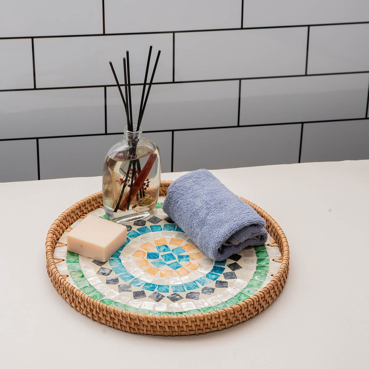 11.8" Wicker Round Rattan Mother of Pearl Serving Basket Tray for Décor Coffee Table (Diamond)