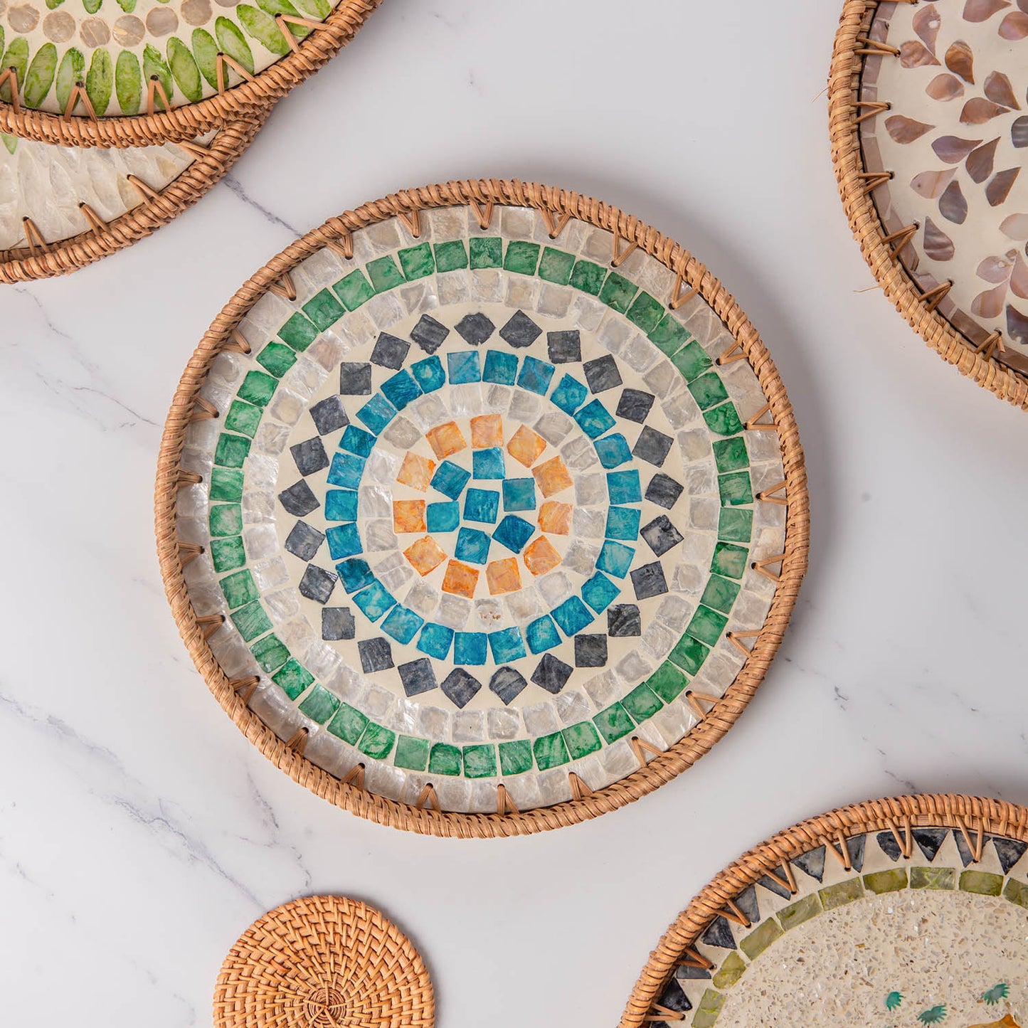 11.8" Wicker Round Rattan Mother of Pearl Serving Basket Tray for Décor Coffee Table (Diamond)