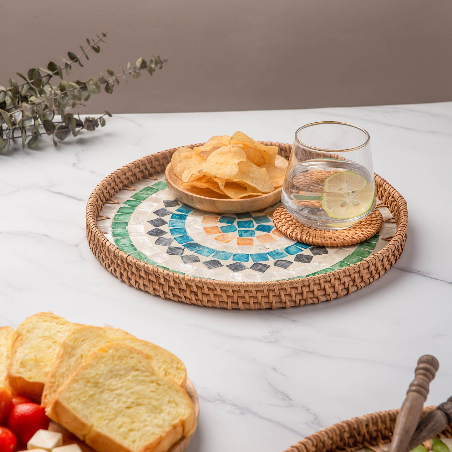 11.8" Wicker Round Rattan Mother of Pearl Serving Basket Tray for Décor Coffee Table (Diamond)