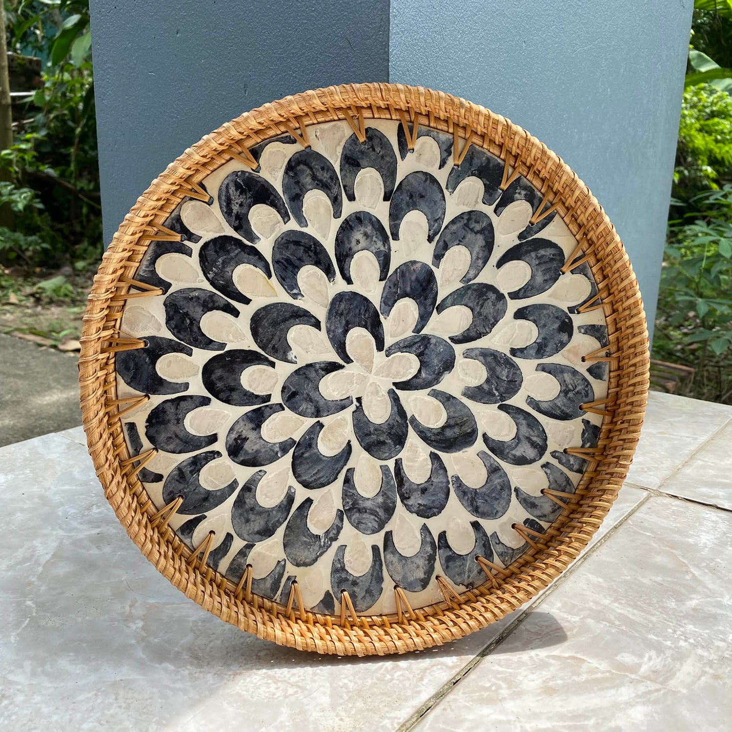 11.8' Wicker Round Rattan Mother of Pearl Serving Basket Tray for Décor Coffee Table (Black Moon)