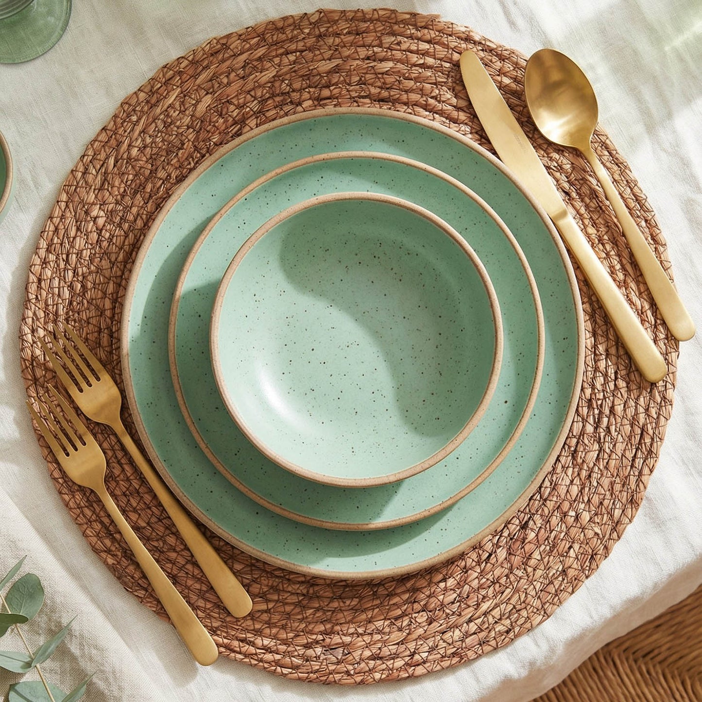 Round Brown Seagrass Placemats