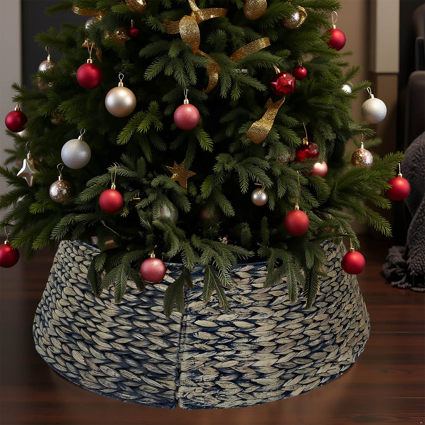 Handwoven Christmas Tree Collar – Natural Water Hyacinth Rattan Ring