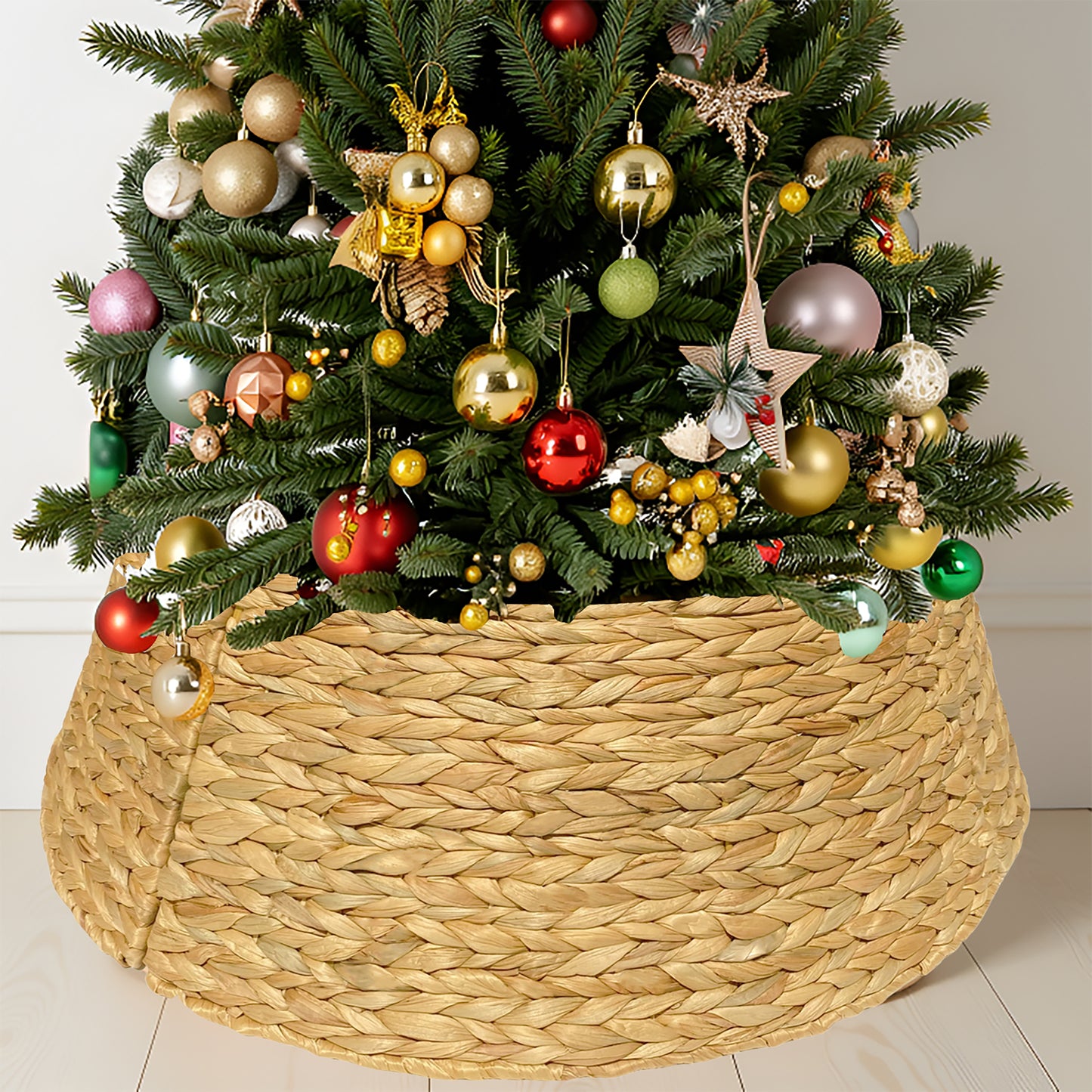 Handwoven Christmas Tree Collar – Natural Water Hyacinth Rattan Ring