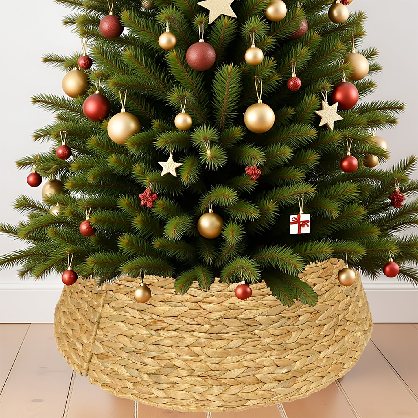 Handwoven Christmas Tree Collar – Natural Water Hyacinth Rattan Ring