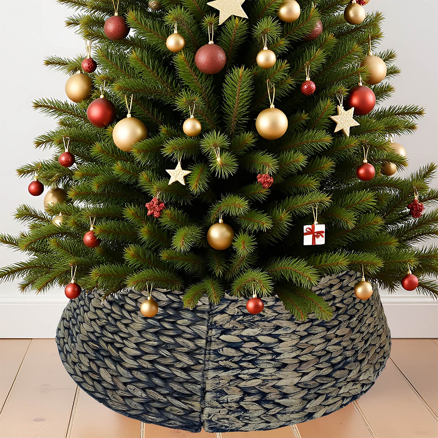 Handwoven Christmas Tree Collar – Natural Water Hyacinth Rattan Ring