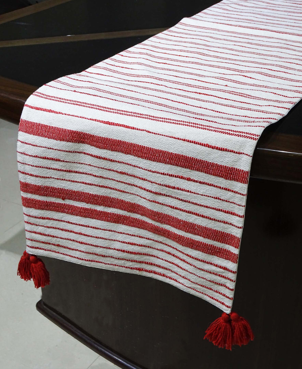 Woven Cotton Table Runner with Tassels – Off White & Red