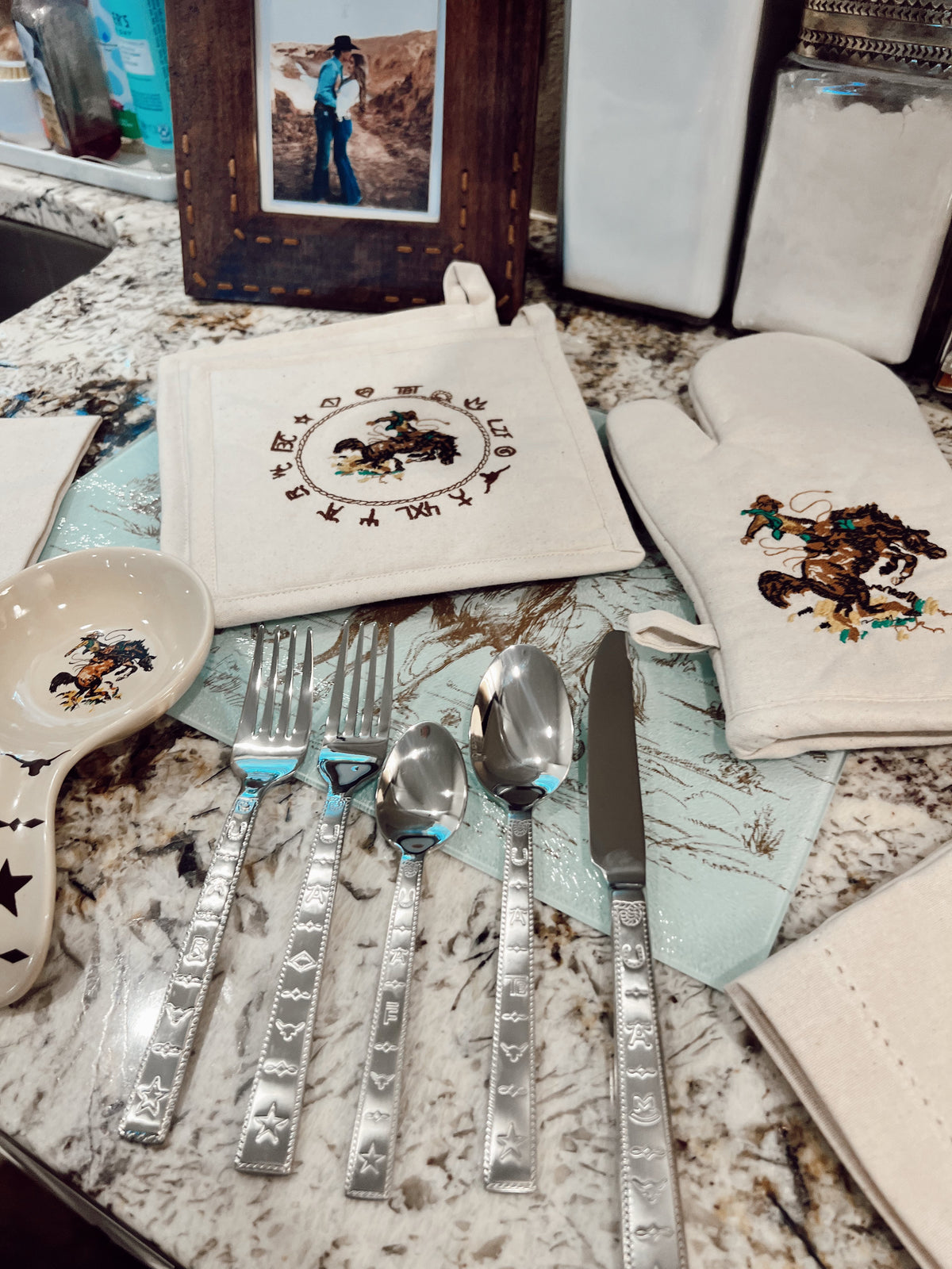 The 20 Piece Western Brands Flatware