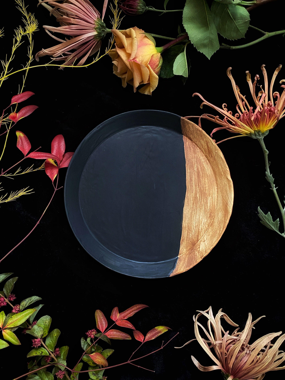Matte Black w/ Wood Texture (Circular) Plates and Dinnerware