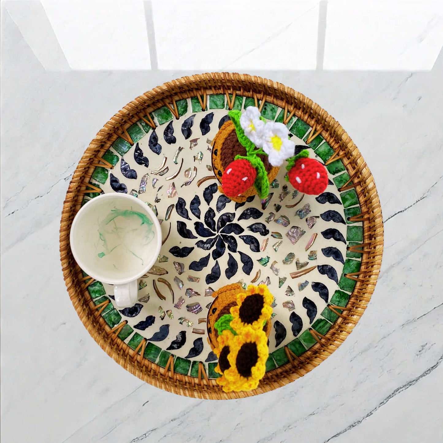 11.8' Wicker Round Rattan Mother of Pearl Serving Basket Tray for Décor Coffee Table (Black Daisy)