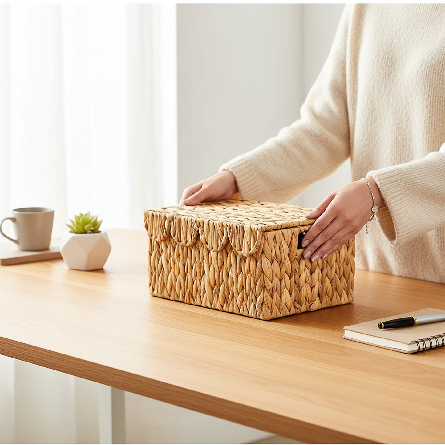 LAQUEDECRAFT Wicker Storage Basket with Lid (Set of 2)