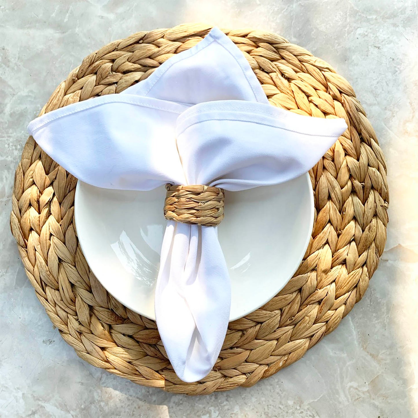 Set 6 Woven Water Hyacinth Napkin Rings | Rustic Boho Wicker Napkin Holders | Natural Farmhouse Rattan Napkin Ring for Christmas, Thanksgiving Dining Table, Wedding Party