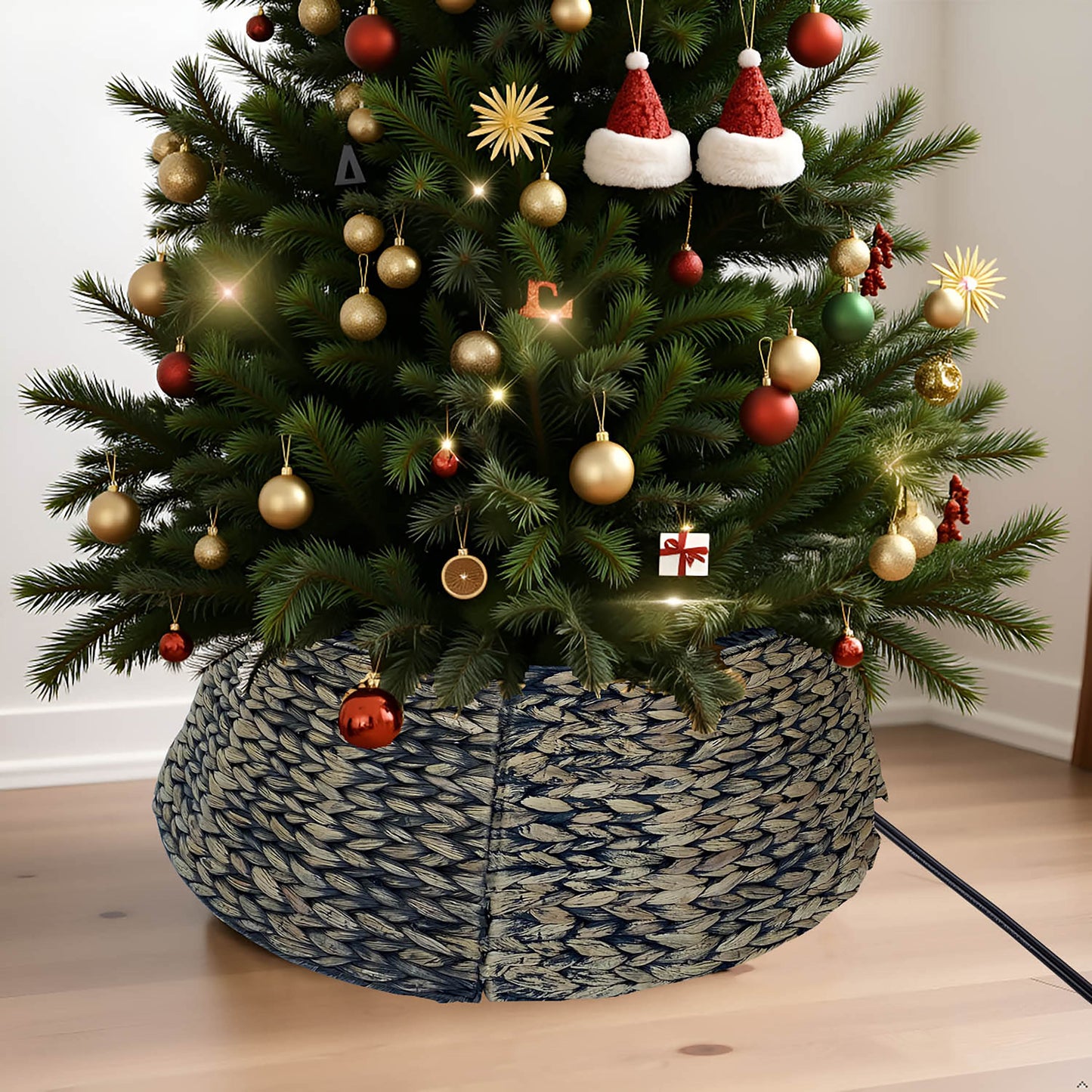 Handwoven Christmas Tree Collar – Natural Water Hyacinth Rattan Ring